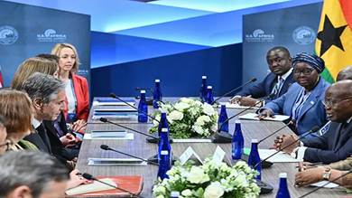الرئيس الغاني نانا أكوفو خلال اجتماع مع وزير الخارجية الأميركي أنتوني بلينكن في العاصمة الأميركية واشنطن